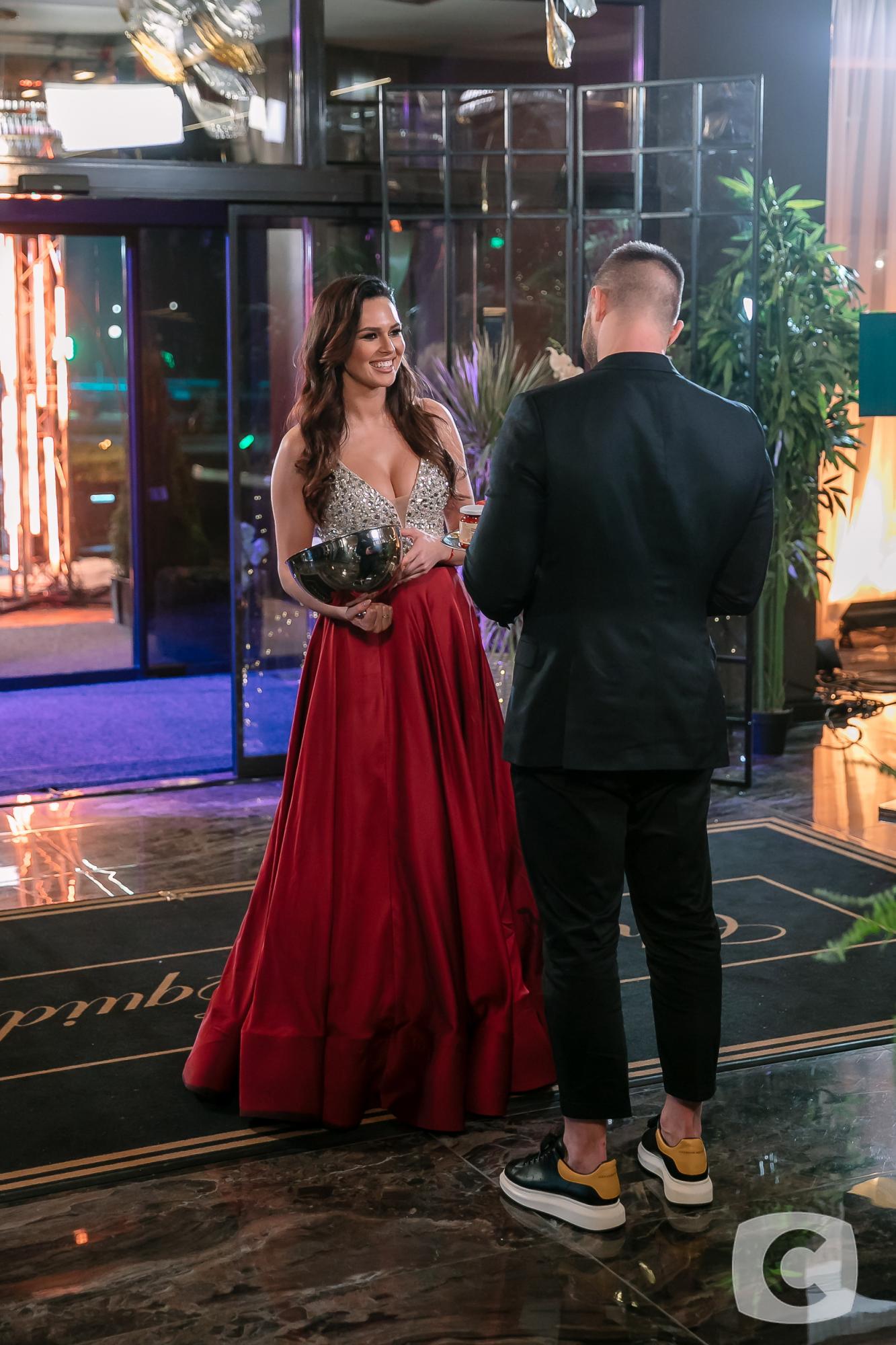 Холостяк 2021: кто покинул шоу после знакомства с родителями (фото)